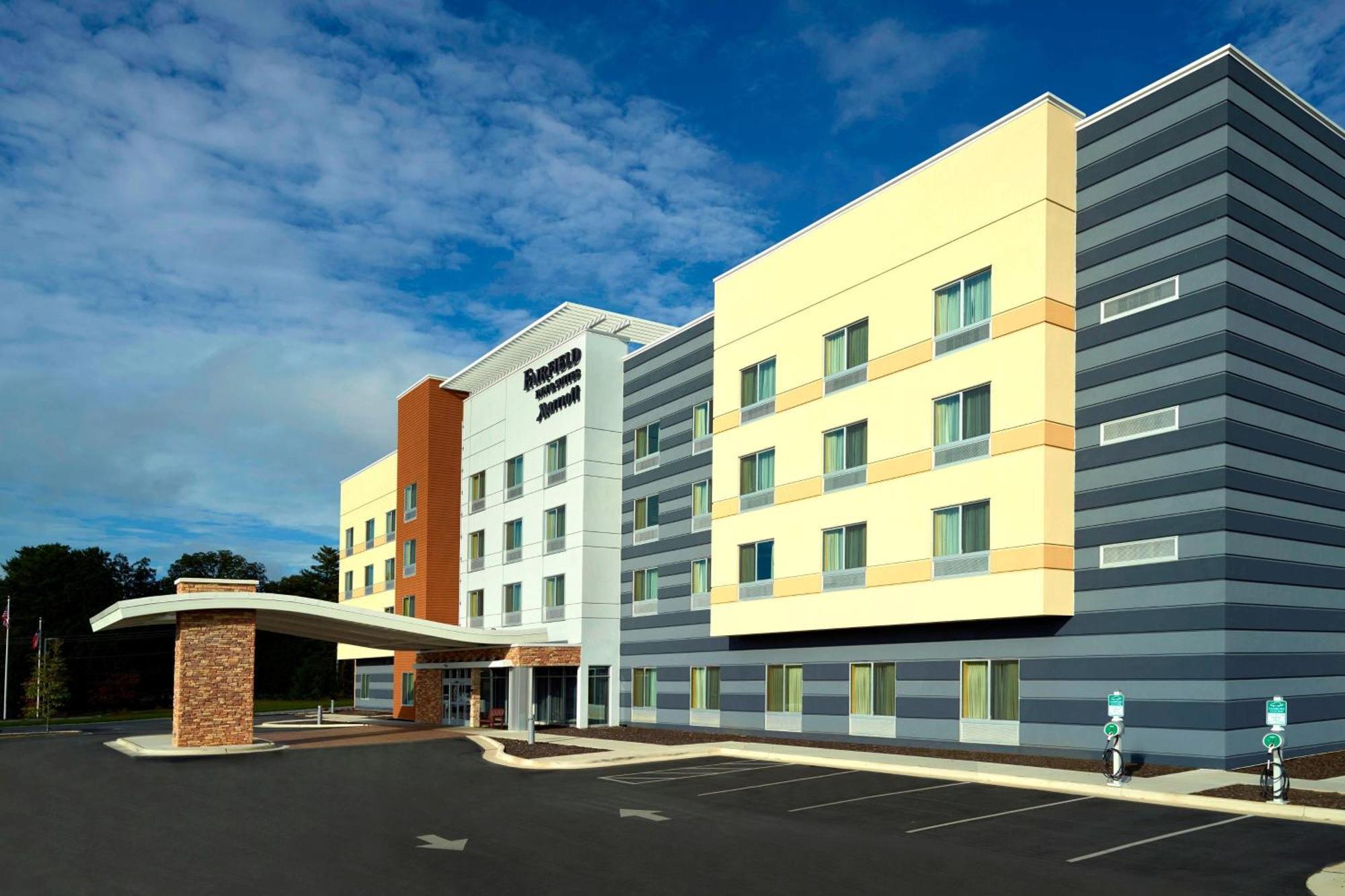 Fairfield Inn & Suites By Marriott Hendersonville Flat Rock Exterior photo